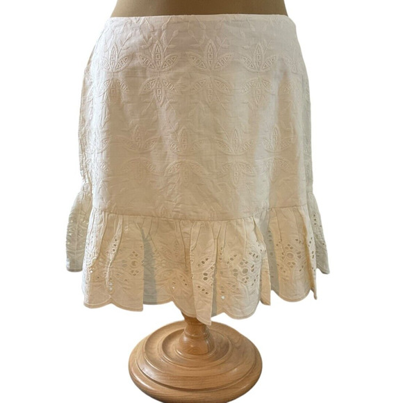 NWT Express Women’s 14 White Embroidered Skirt Ruffle Hem Cotton Side Zip New - Picture 1 of 12